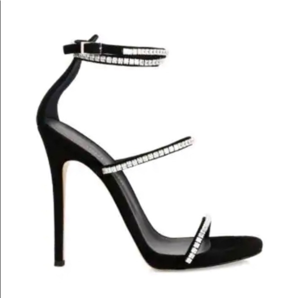 Shoes - Picture 3 of 4